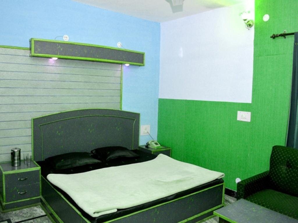 Kasauli Hotel Puri Rom bilde